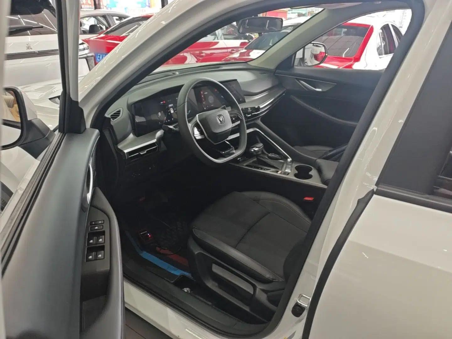 CHANGAN CS35PLUS 2023 Enjoy Edition 1.4T DCT Luxury Model — миниатюра 17