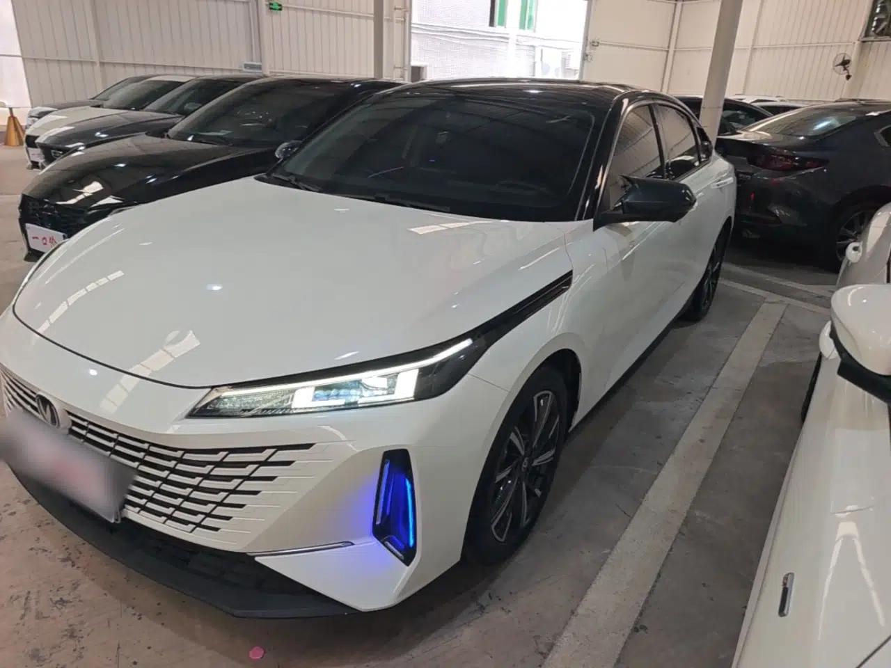 CHANGAN Eado DD 2023 Blue Whale NE 1.5T GDI DCT Navigation Model — миниатюра 1