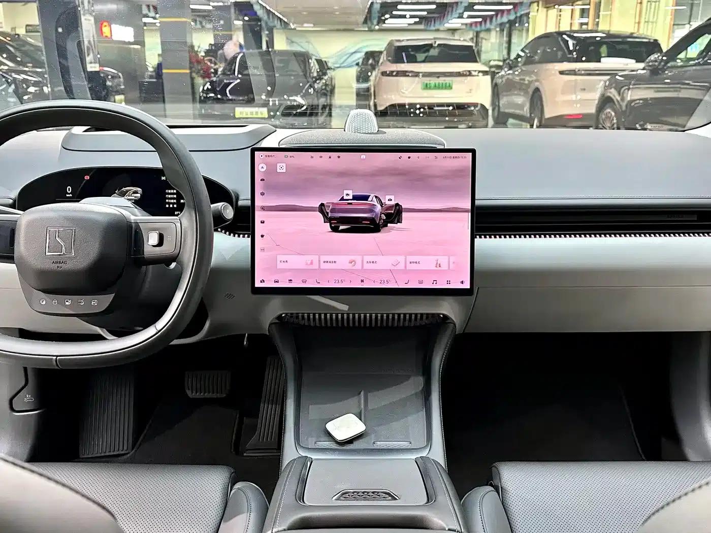 Jike 007 2025 Long Range Rear-Wheel Drive Intelligent Driving Edition 100kWh — миниатюра 15