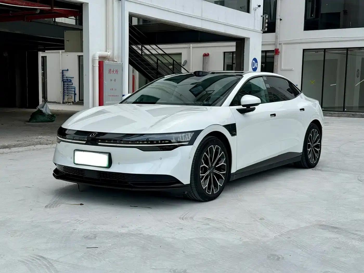 Jike 007 2025 Long Range Rear-Wheel Drive Intelligent Driving Edition 100kWh — миниатюра 1