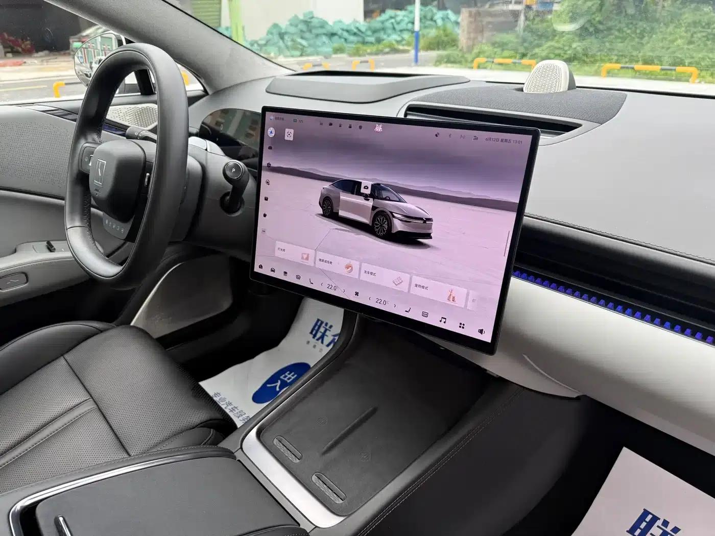 Jike 007 2025 Long Range Rear-Wheel Drive Intelligent Driving Edition 100kWh — миниатюра 15