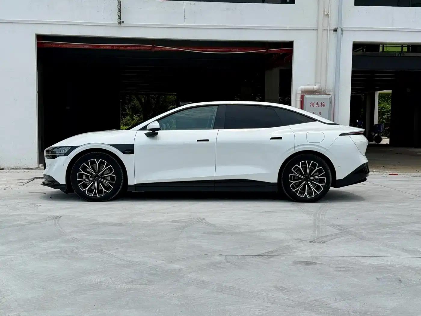 Jike 007 2025 Long Range Rear-Wheel Drive Intelligent Driving Edition 100kWh — миниатюра 4