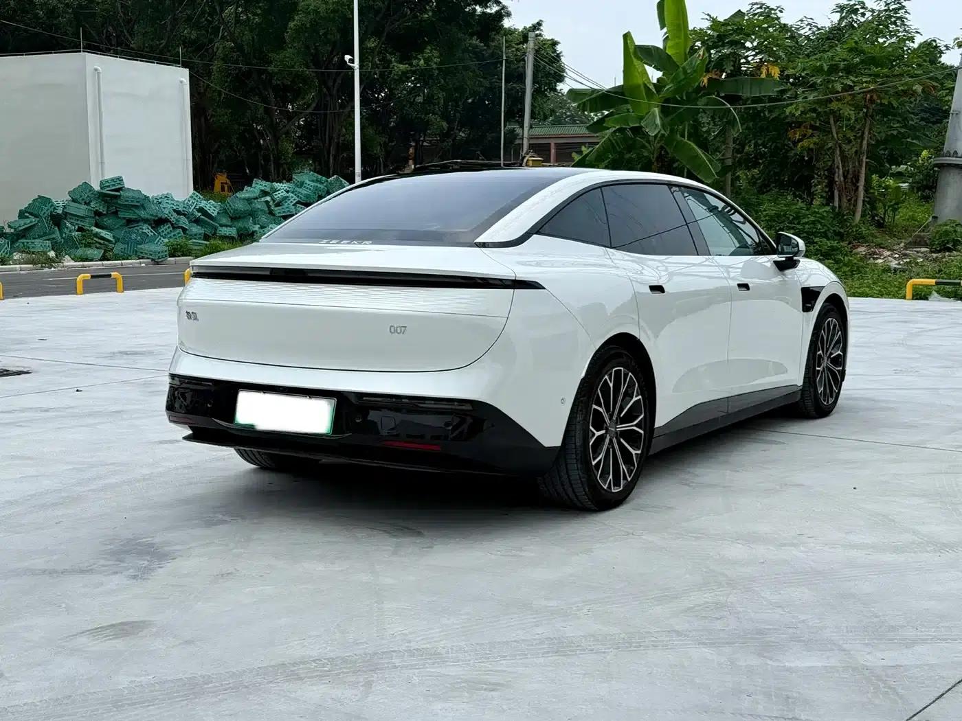 Jike 007 2025 Long Range Rear-Wheel Drive Intelligent Driving Edition 100kWh — миниатюра 5