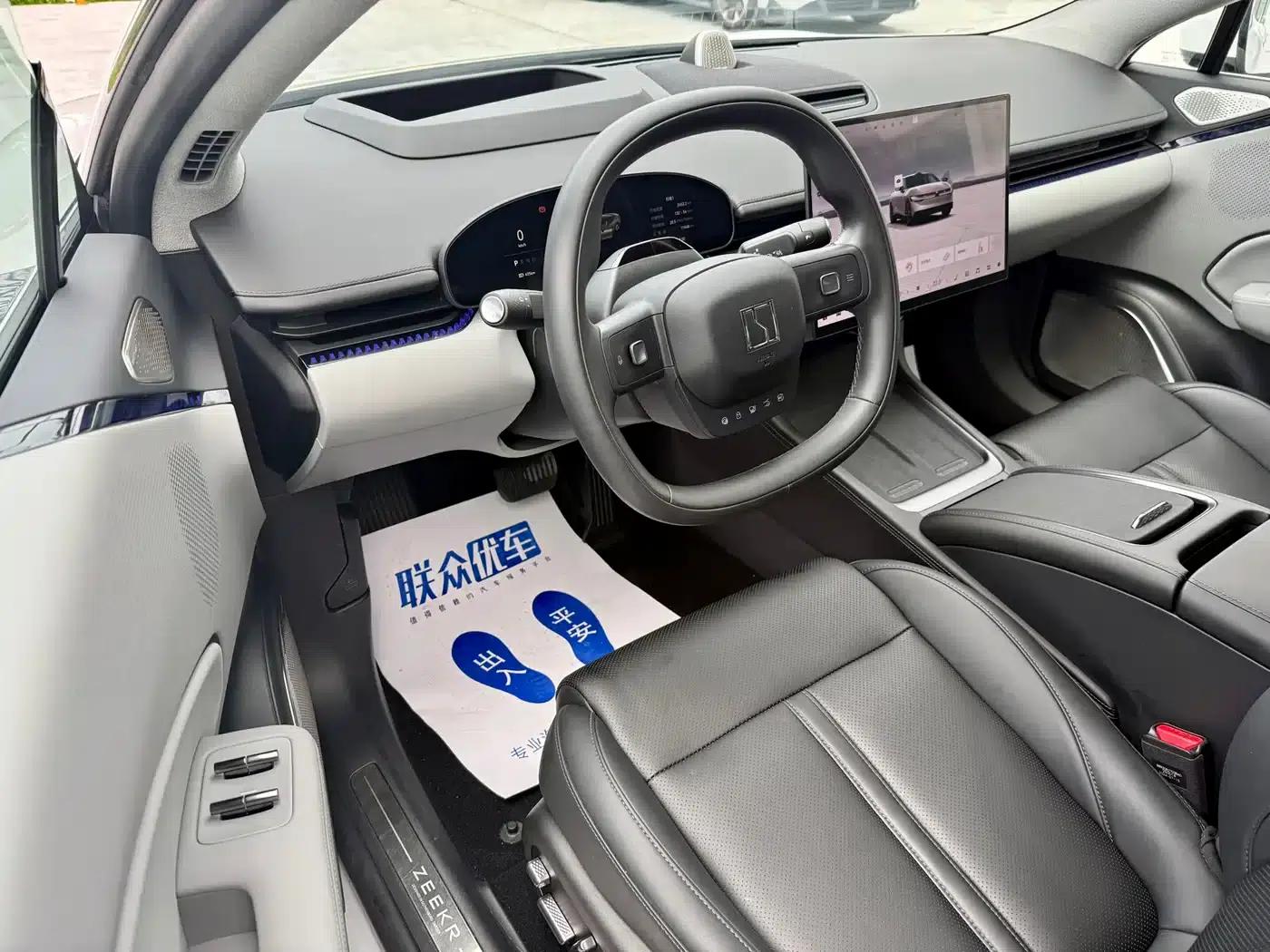 Jike 007 2025 Long Range Rear-Wheel Drive Intelligent Driving Edition 100kWh — миниатюра 9