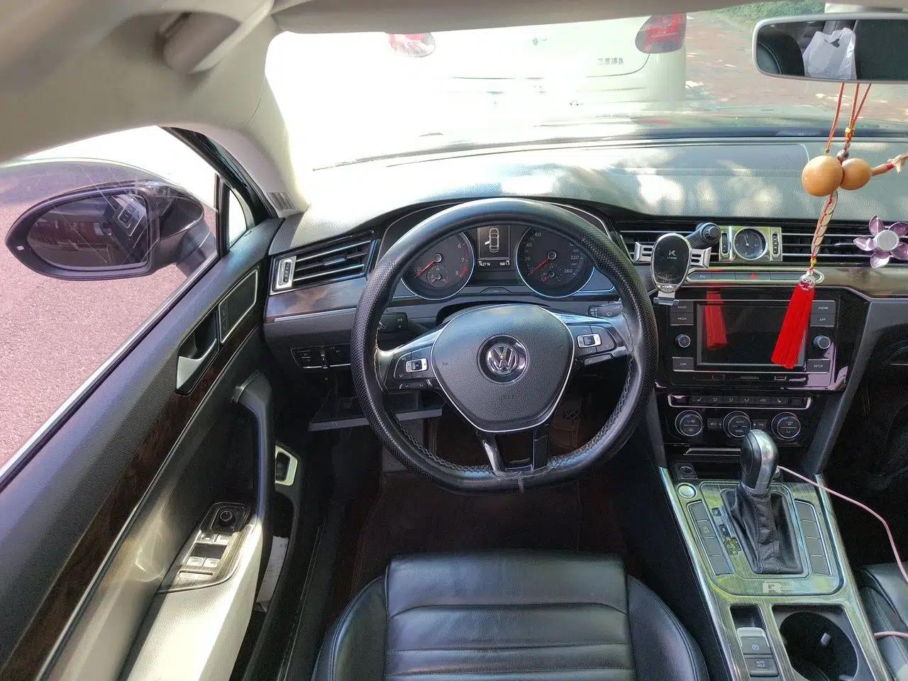 Volkswagen Magotan 2018 Facelift 330TSI DSG Luxury Model — миниатюра 10