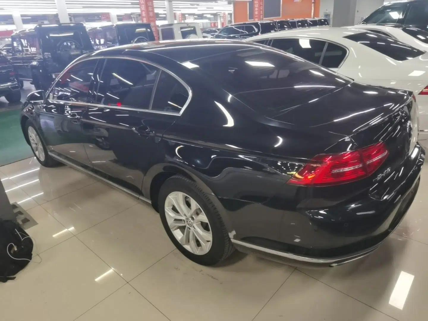 Volkswagen Magotan 2018 Facelift 330TSI DSG Luxury Model — миниатюра 4