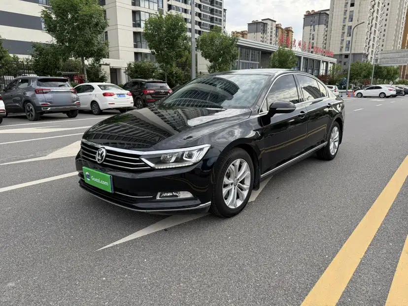 Volkswagen Magotan 2017 330TSI DSG Luxury Model — миниатюра 1