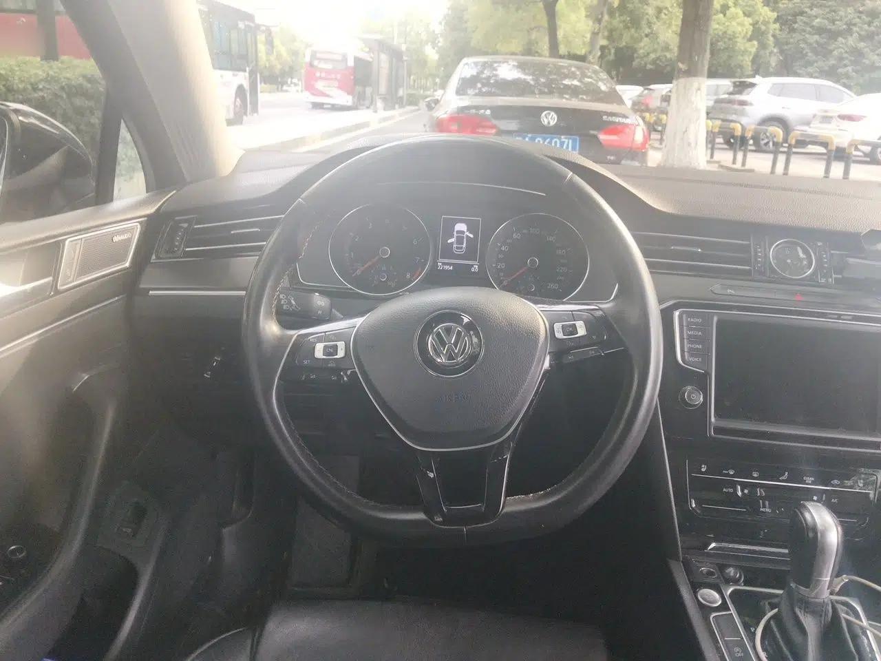 Volkswagen Magotan 2019 330TSI DSG Leading Edition China V Standard — миниатюра 10