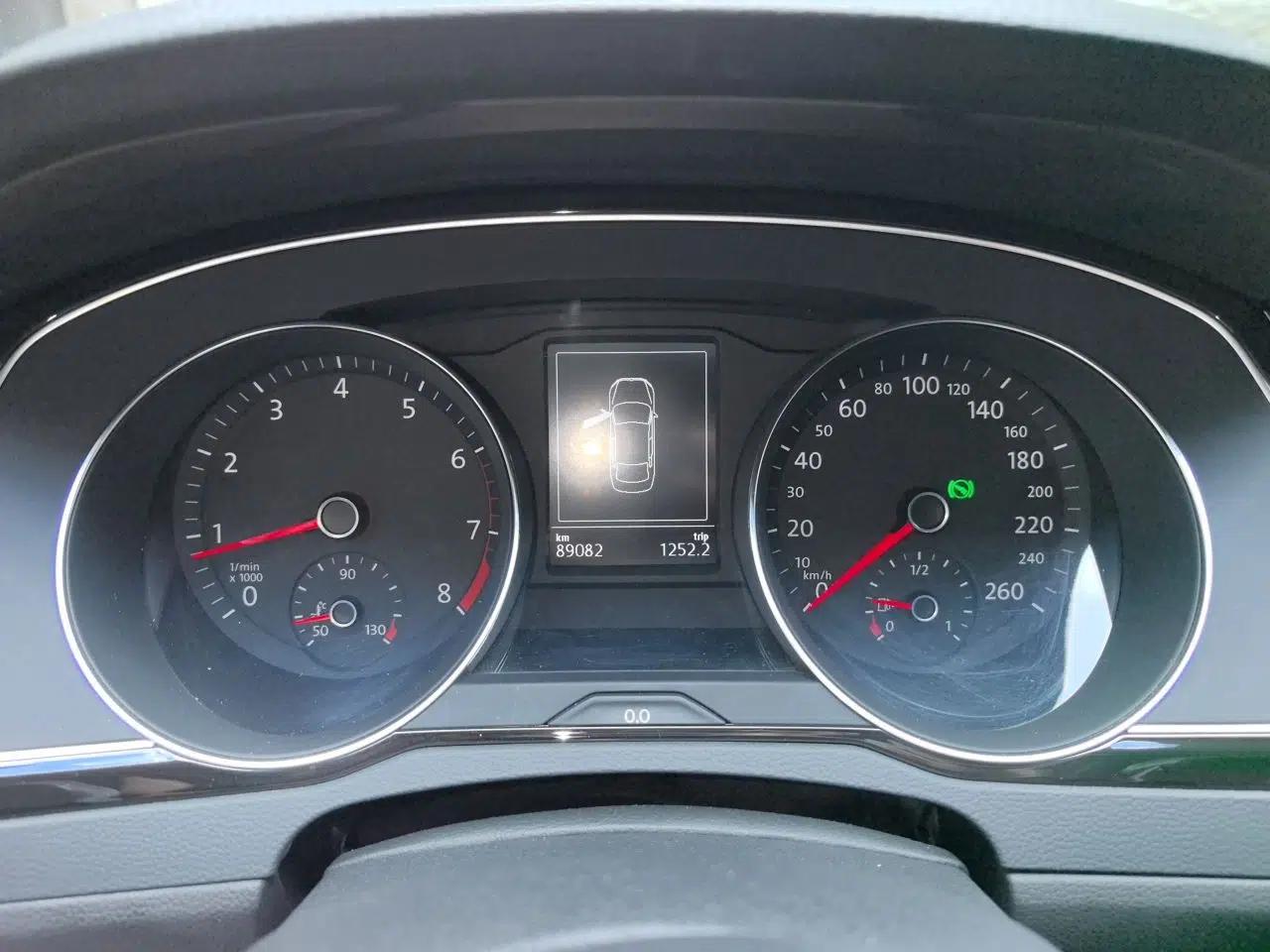 Volkswagen Magotan 2017 330TSI DSG Luxury Model — миниатюра 11