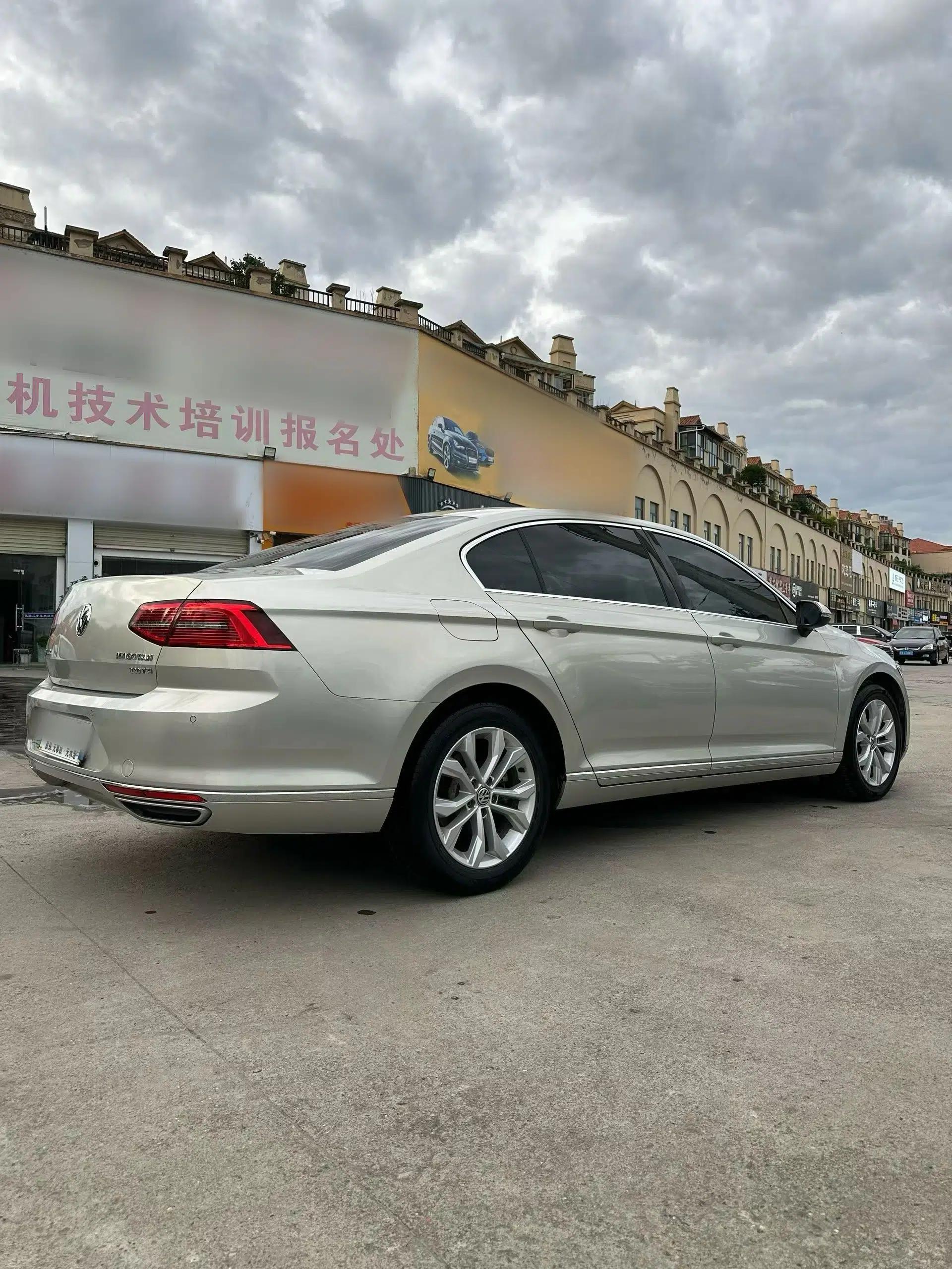 Volkswagen Magotan 2017 330TSI DSG Luxury Model — миниатюра 6