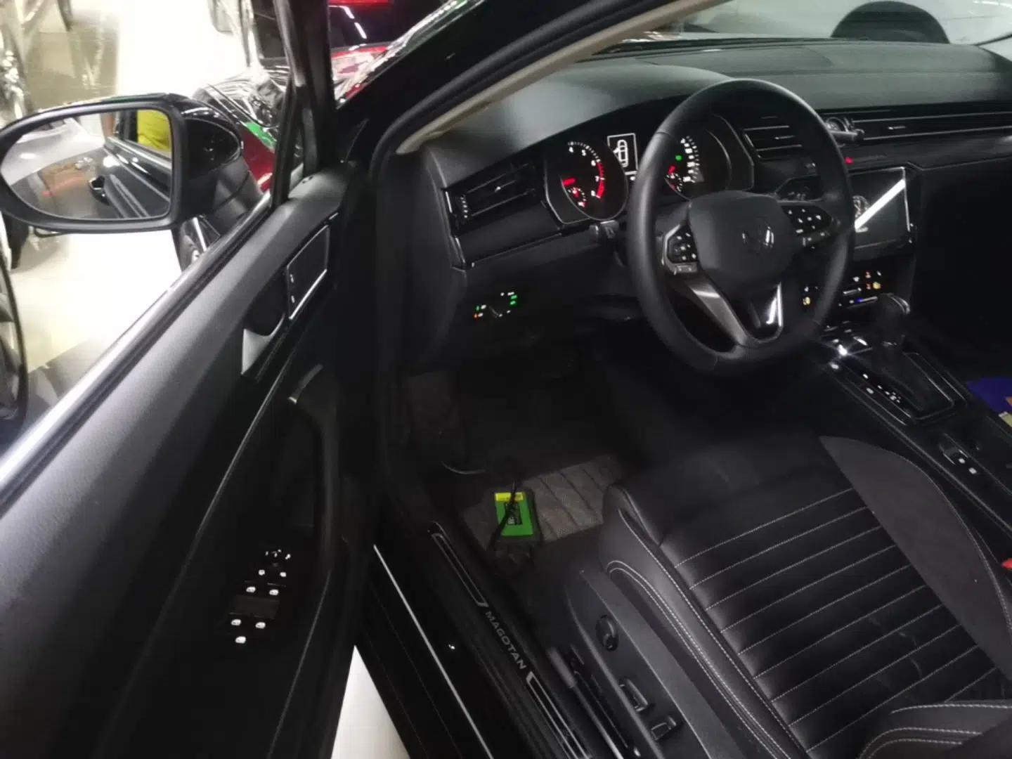 Volkswagen Magotan 2020 330TSI DSG Leading Model — миниатюра 18
