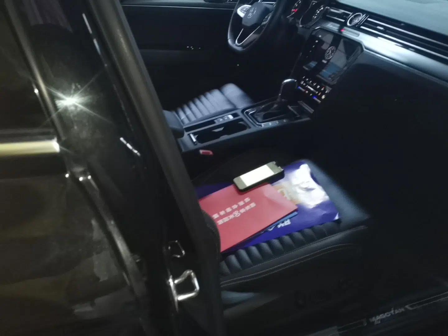 Volkswagen Magotan 2020 330TSI DSG Leading Model — миниатюра 19