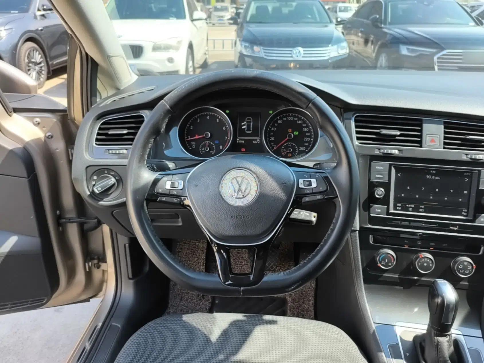 Volkswagen Golf 2018 230TSI Automatic Comfort Model — миниатюра 18