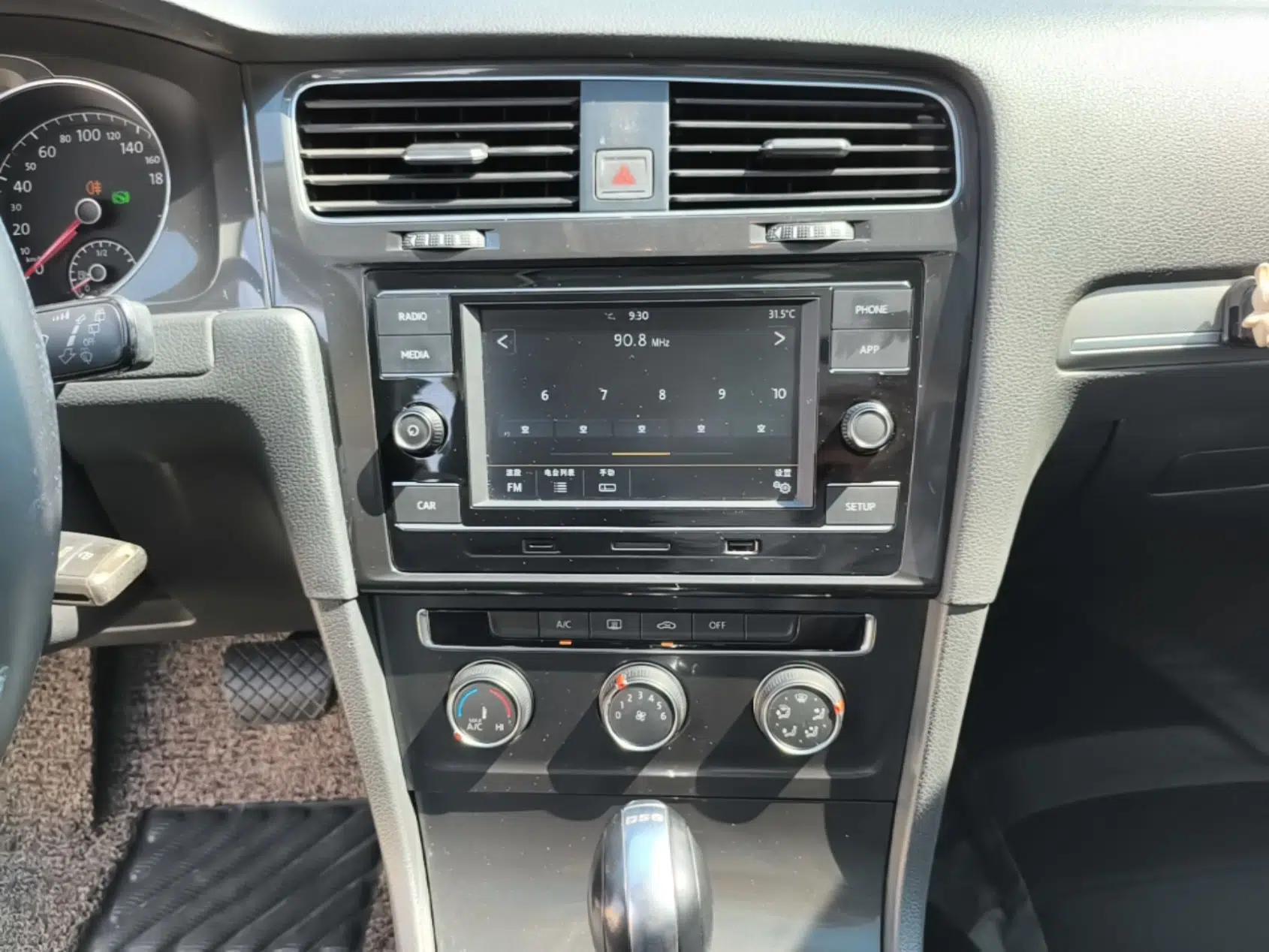 Volkswagen Golf 2018 230TSI Automatic Comfort Model — миниатюра 20