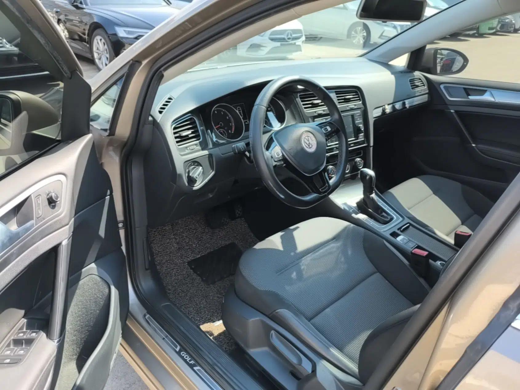 Volkswagen Golf 2018 230TSI Automatic Comfort Model — миниатюра 23