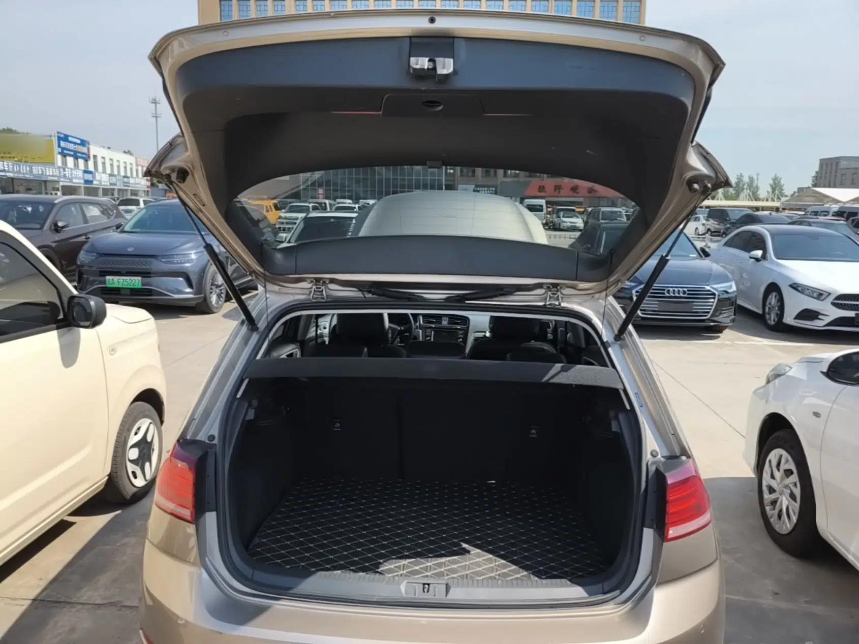 Volkswagen Golf 2018 230TSI Automatic Comfort Model — миниатюра 27