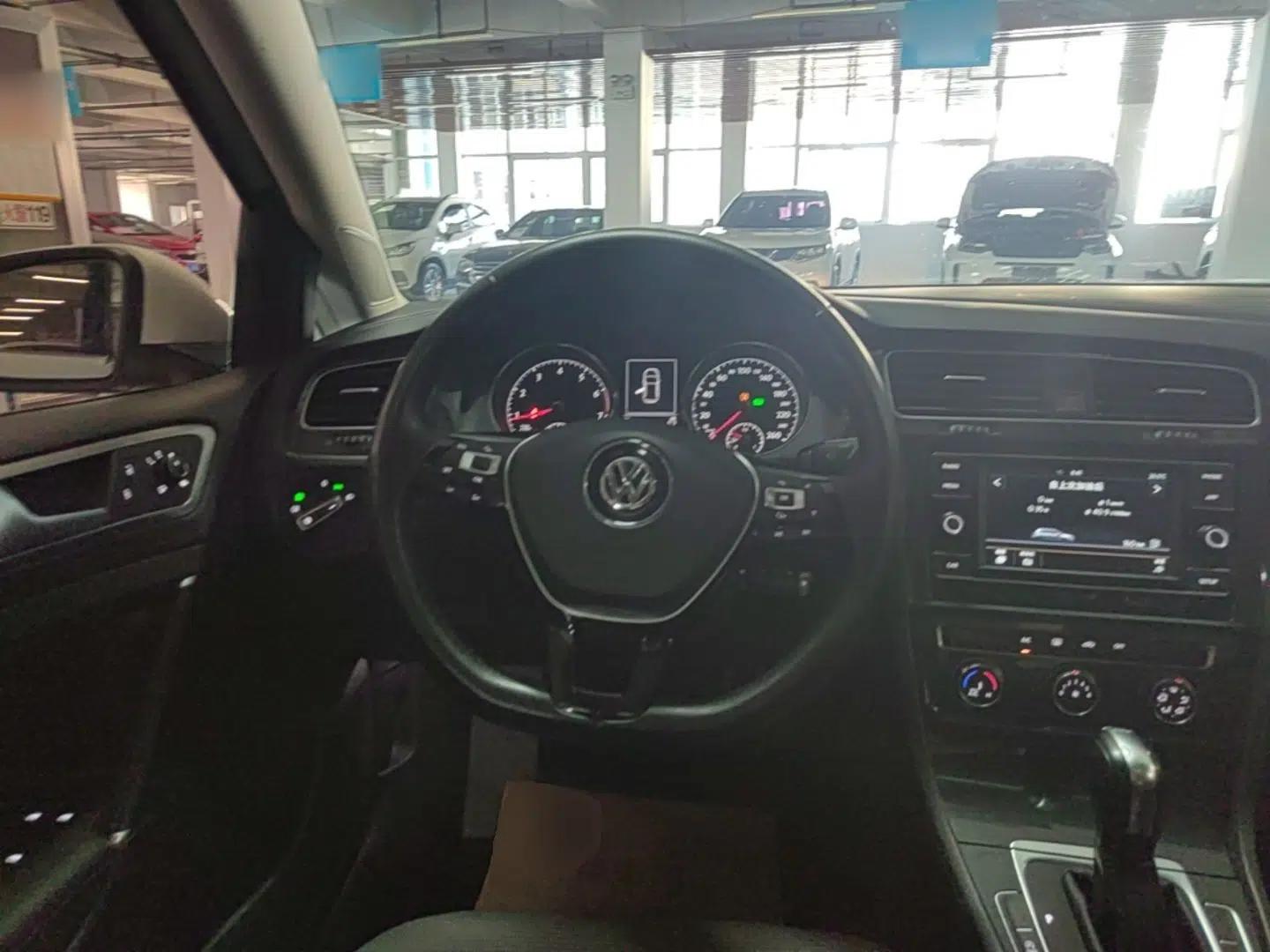Volkswagen Golf 2018 230TSI Automatic Comfort Model — миниатюра 21