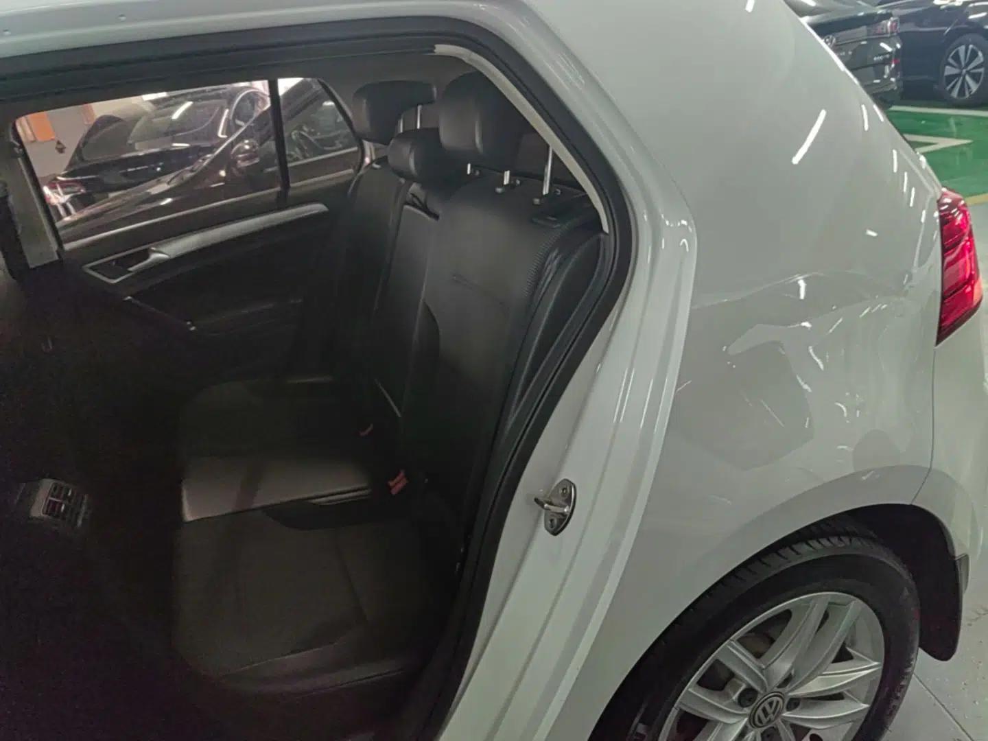 Volkswagen Golf 2018 230TSI Automatic Comfort Model — миниатюра 28