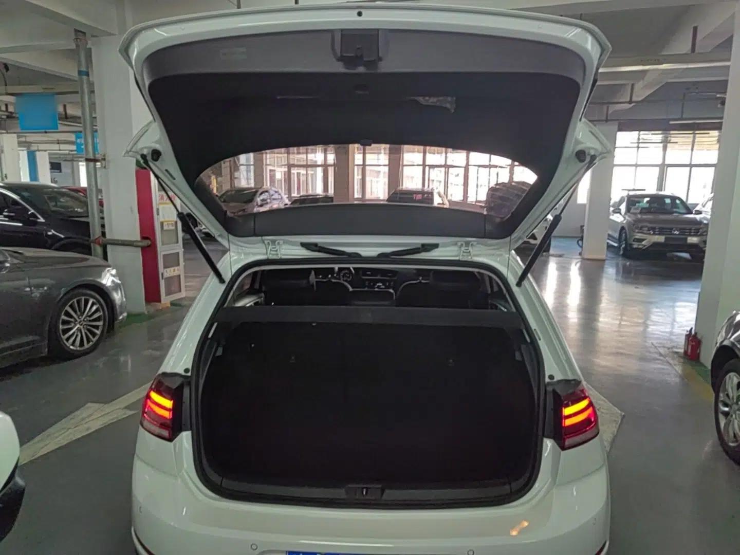 Volkswagen Golf 2018 230TSI Automatic Comfort Model — миниатюра 30