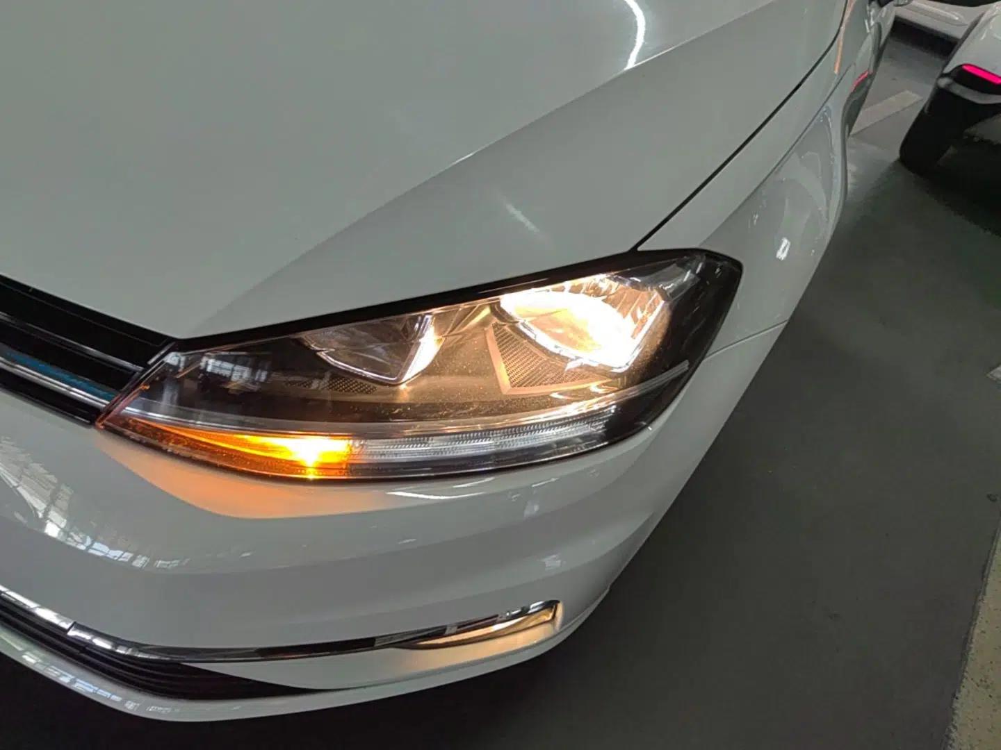 Volkswagen Golf 2018 230TSI Automatic Comfort Model — миниатюра 8