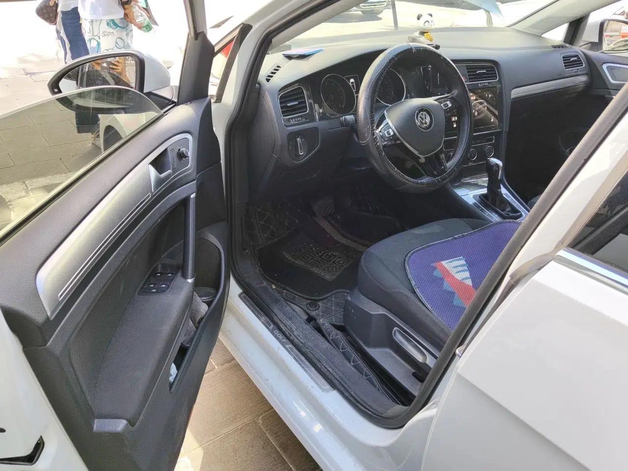 Volkswagen Golf 2020 200TSI DSG Comfortable and Ambitious Edition — миниатюра 16