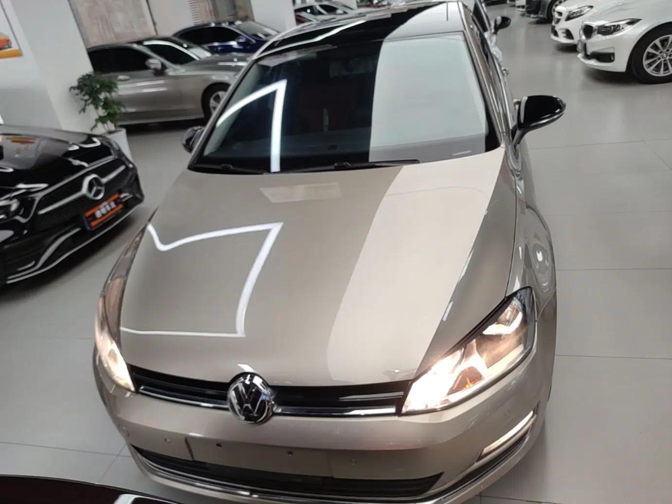 Volkswagen Golf 2017 230TSI Automatic Comfort Edition – Celebrating Milestone of One Million Units — миниатюра 2