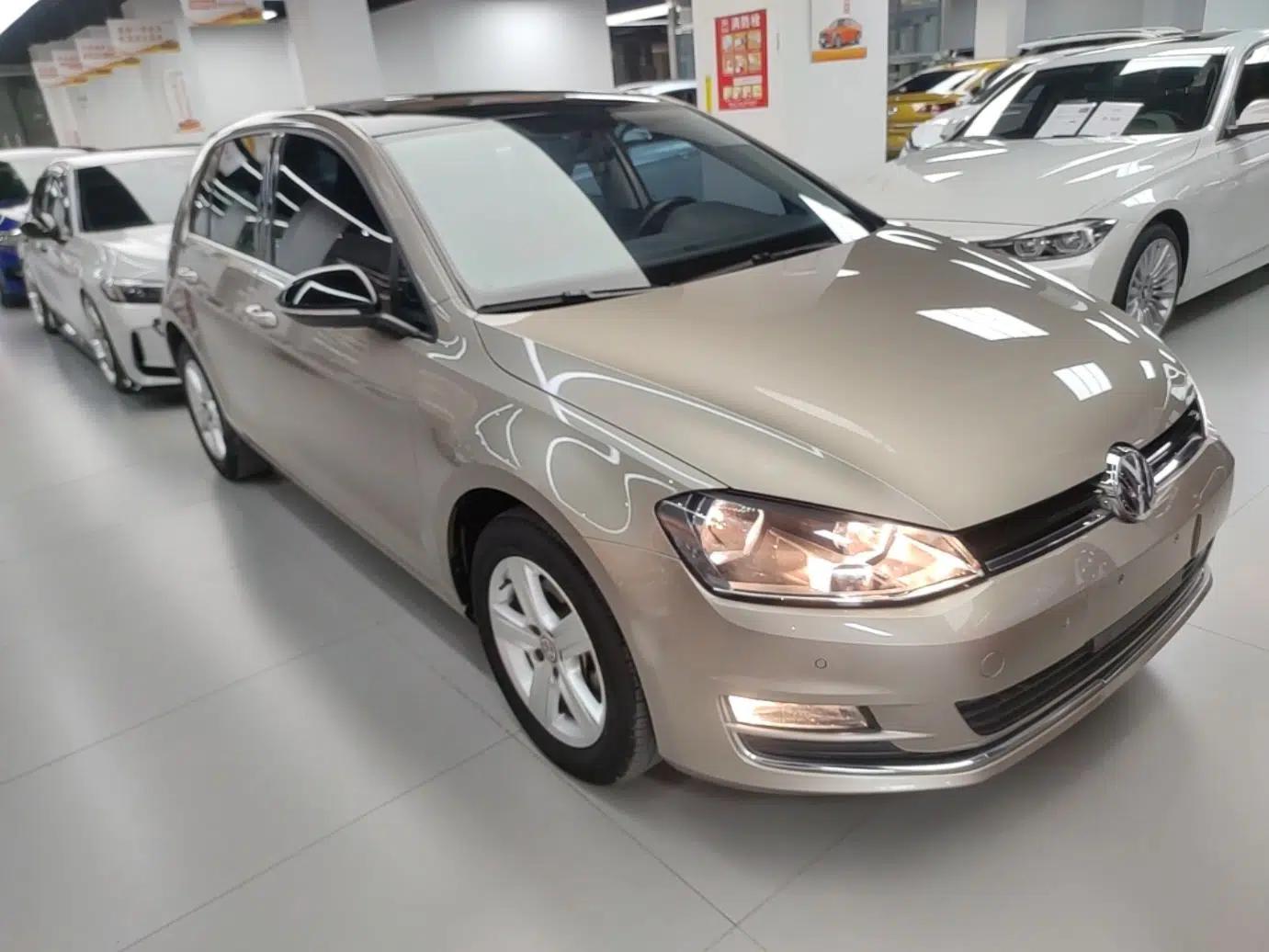 Volkswagen Golf 2017 230TSI Automatic Comfort Edition – Celebrating Milestone of One Million Units — миниатюра 3