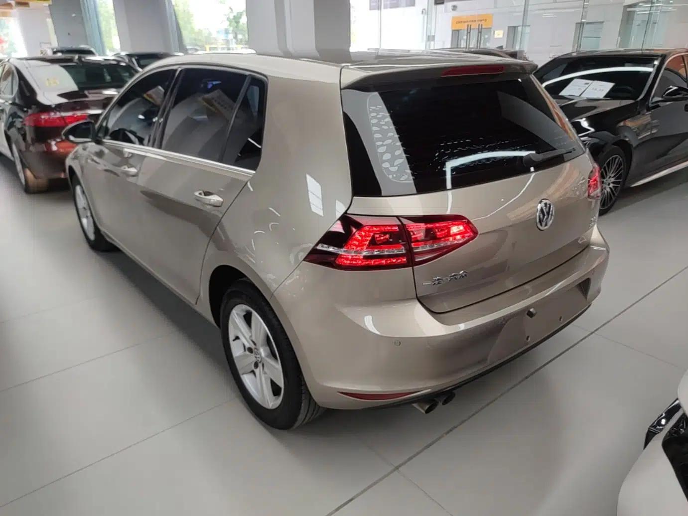 Volkswagen Golf 2017 230TSI Automatic Comfort Edition – Celebrating Milestone of One Million Units — миниатюра 4