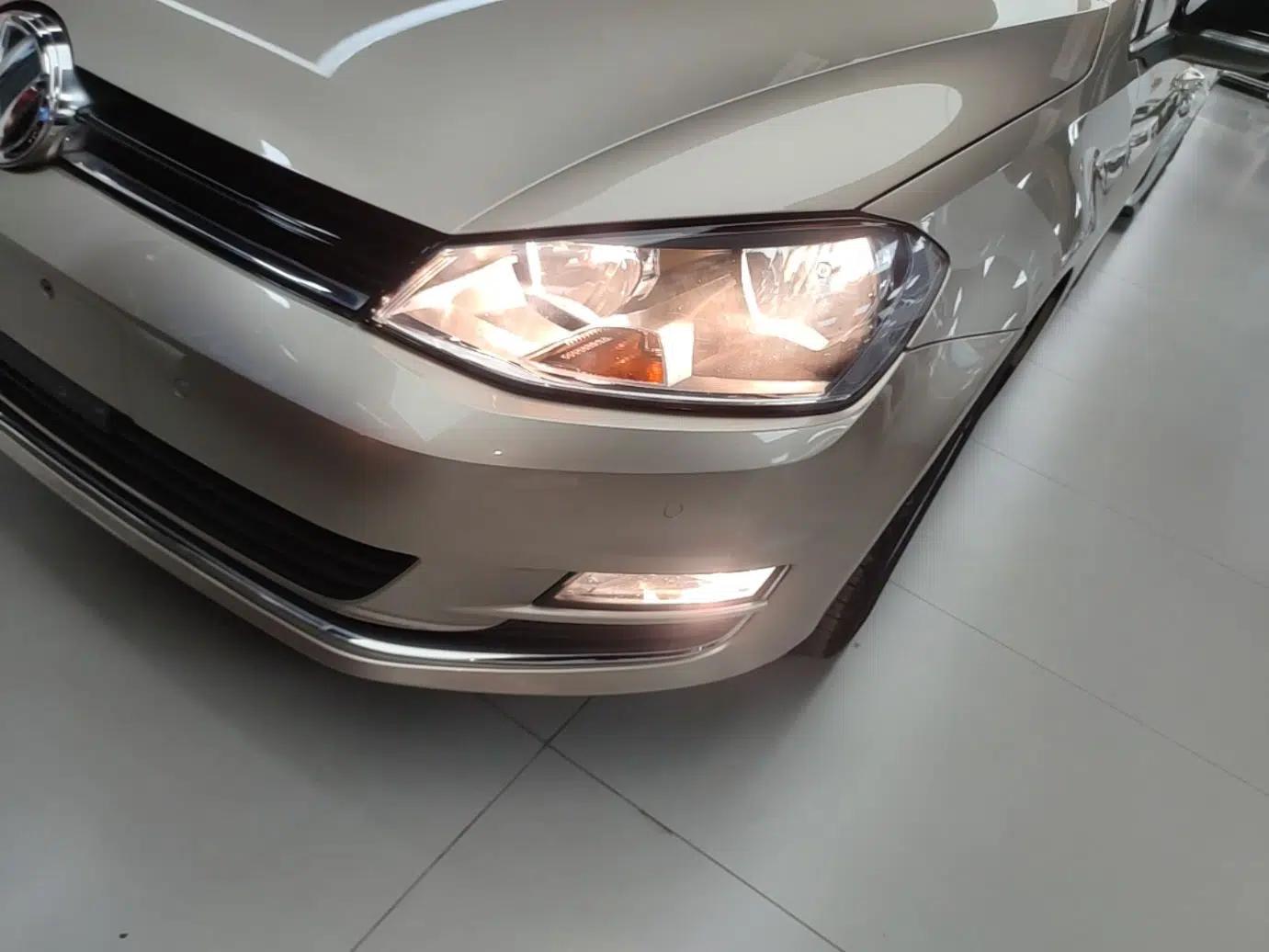 Volkswagen Golf 2017 230TSI Automatic Comfort Edition – Celebrating Milestone of One Million Units — миниатюра 8