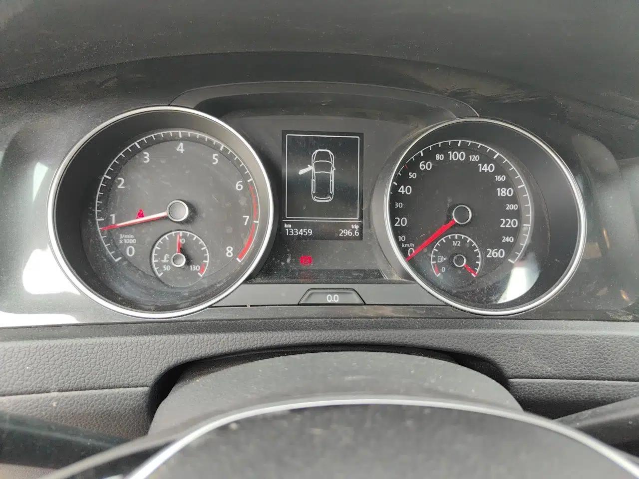Volkswagen Golf 2018 230TSI Automatic Luxury Version — миниатюра 11