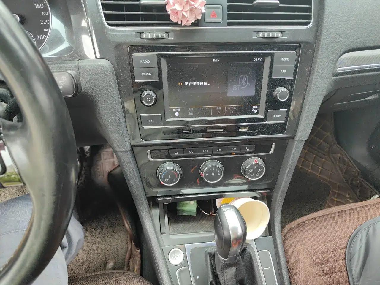 Volkswagen Golf 2018 230TSI Automatic Luxury Version — миниатюра 13