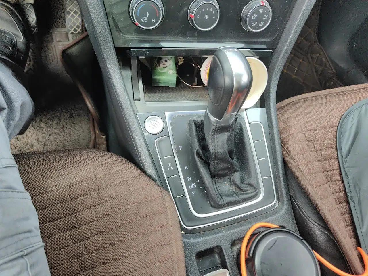 Volkswagen Golf 2018 230TSI Automatic Luxury Version — миниатюра 14