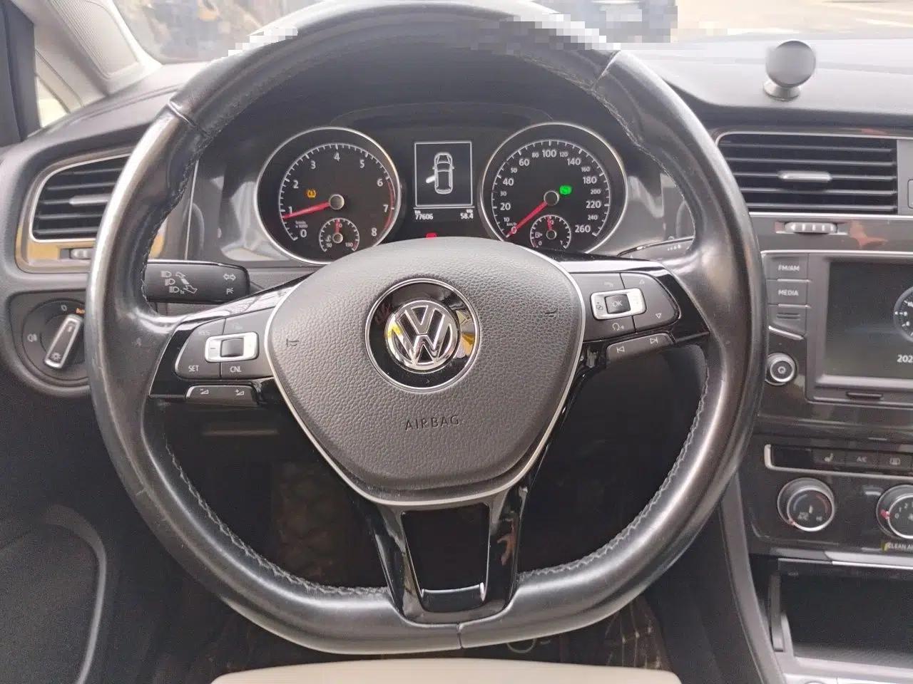 Volkswagen Golf 2017 230TSI Automatic Luxury Million-Vehicle Commemorative Edition — миниатюра 10
