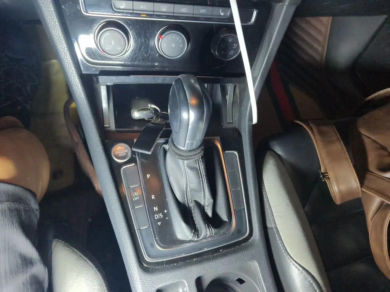 Volkswagen Golf 2018 280TSI Automatic R-Line Model — миниатюра 14
