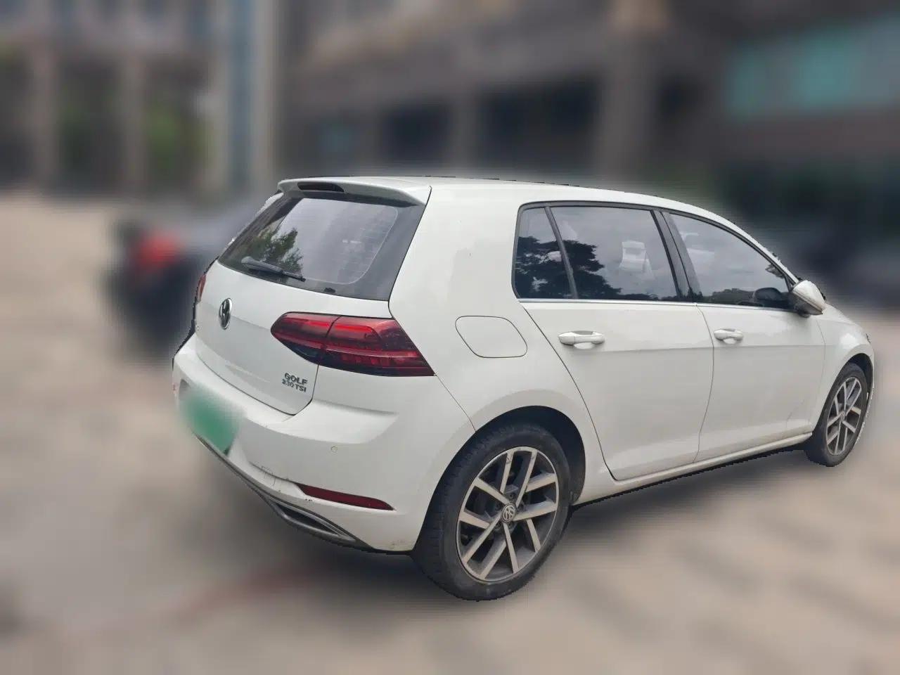 Volkswagen Golf 2018 230TSI Automatic Luxury Version — миниатюра 6
