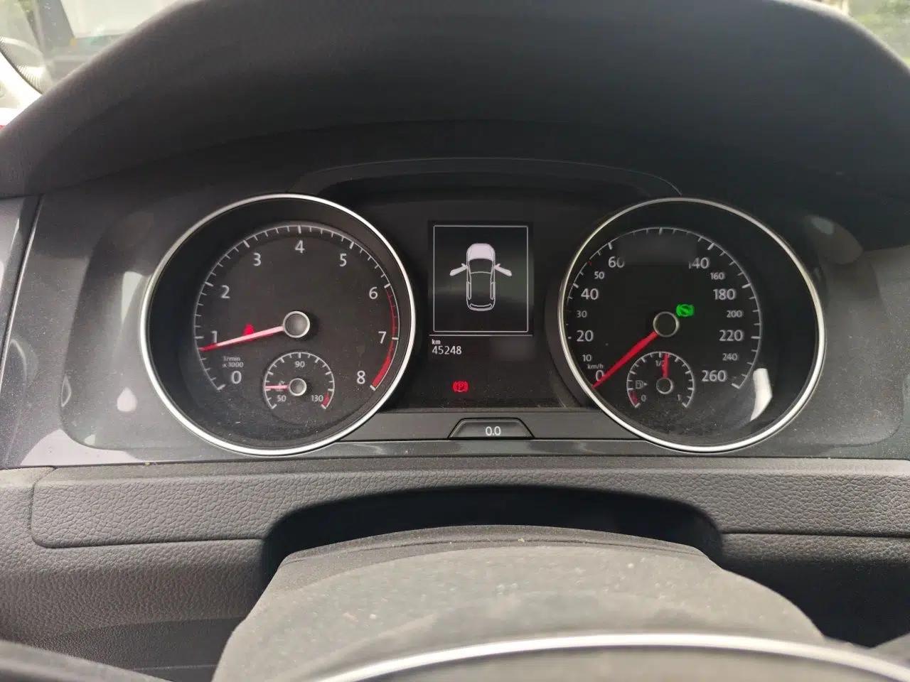 Volkswagen Golf 2018 230TSI Automatic Luxury Version — миниатюра 10