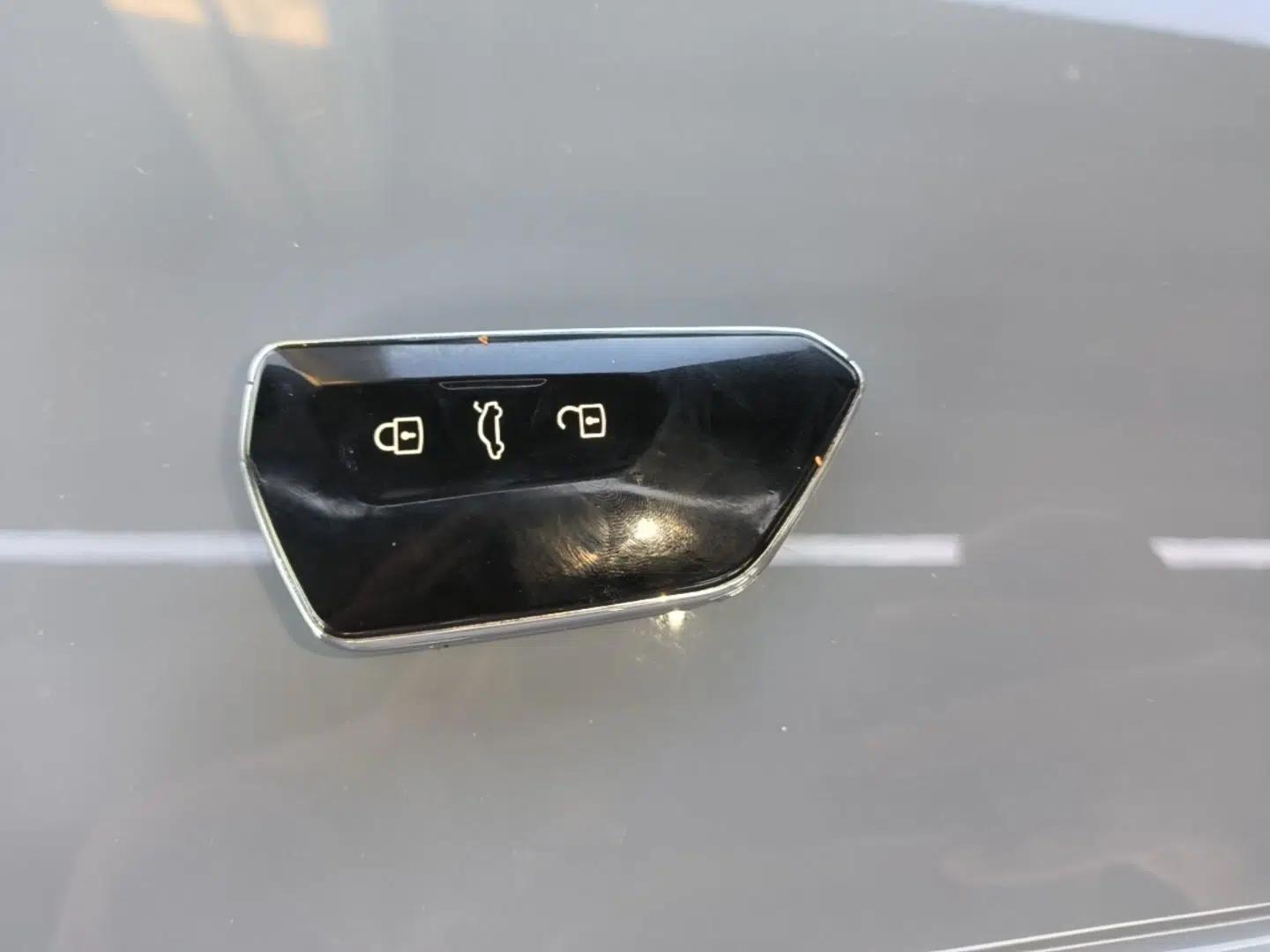Volkswagen Golf 2021 280TSI DSG 30th Anniversary Edition — миниатюра 28