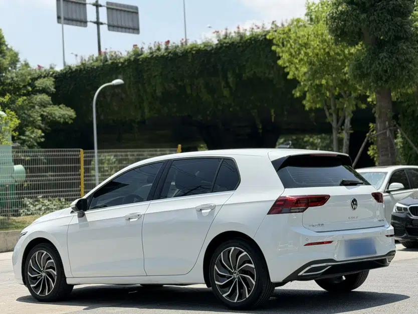 Volkswagen Golf 2023 280TSI DSG Pro — миниатюра 3