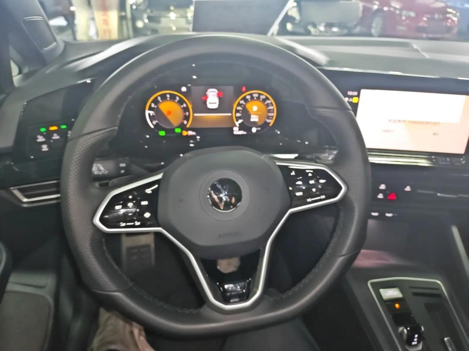 Volkswagen Golf 2021 280TSI DSG Pro First Edition — миниатюра 23