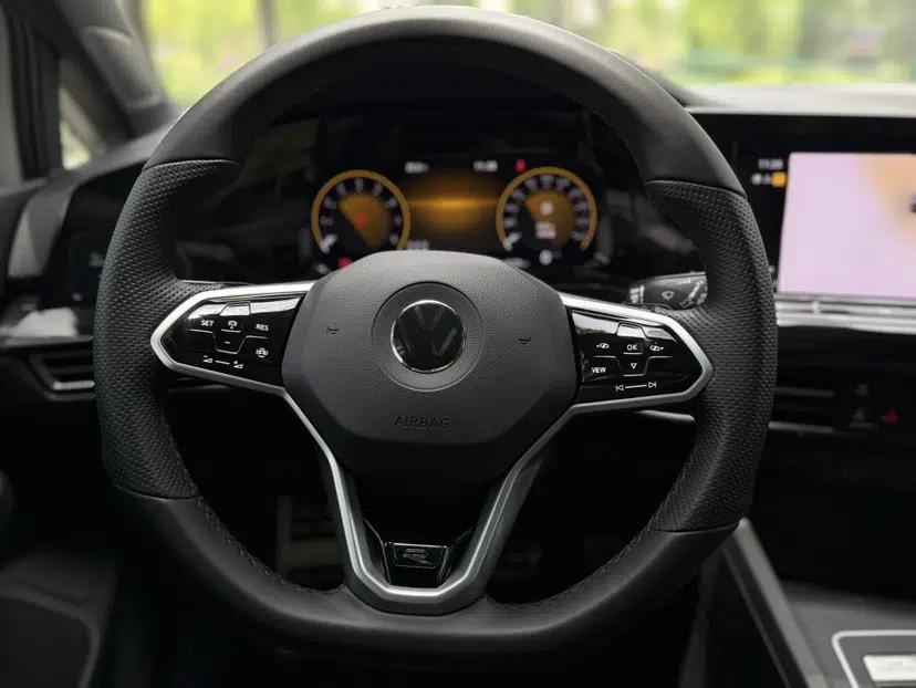 Volkswagen Golf 2021 280TSI DSG Pro First Edition — миниатюра 39
