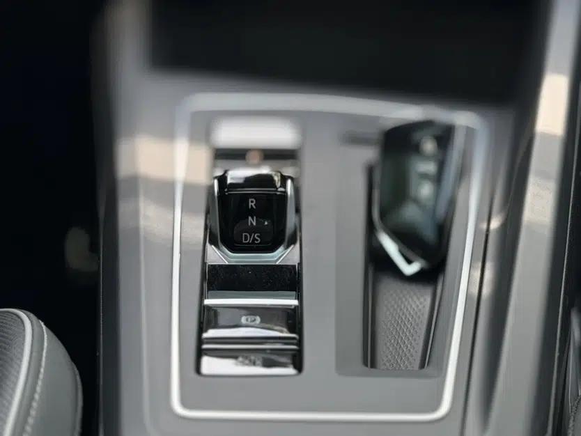 Volkswagen Golf 2021 280TSI DSG Pro First Edition — миниатюра 42