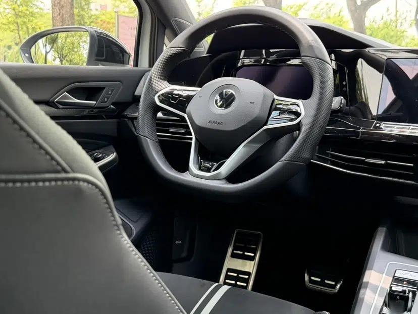 Volkswagen Golf 2021 280TSI DSG Pro First Edition — миниатюра 44