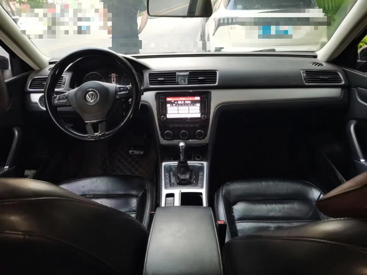 Volkswagen Passat 2014 1.8TSI DSG Prestige Navigation Edition — миниатюра 9