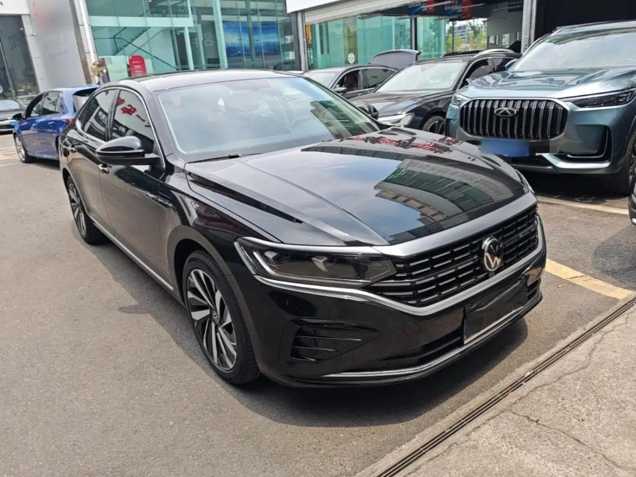 Volkswagen Passat 2023 Revised 330TSI Elite Edition — миниатюра 3