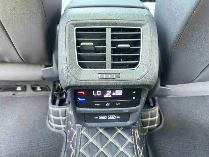 Volkswagen Tayron 2024 330TSI Two-Wheel Drive Luxury Plus Advanced Version — миниатюра 12