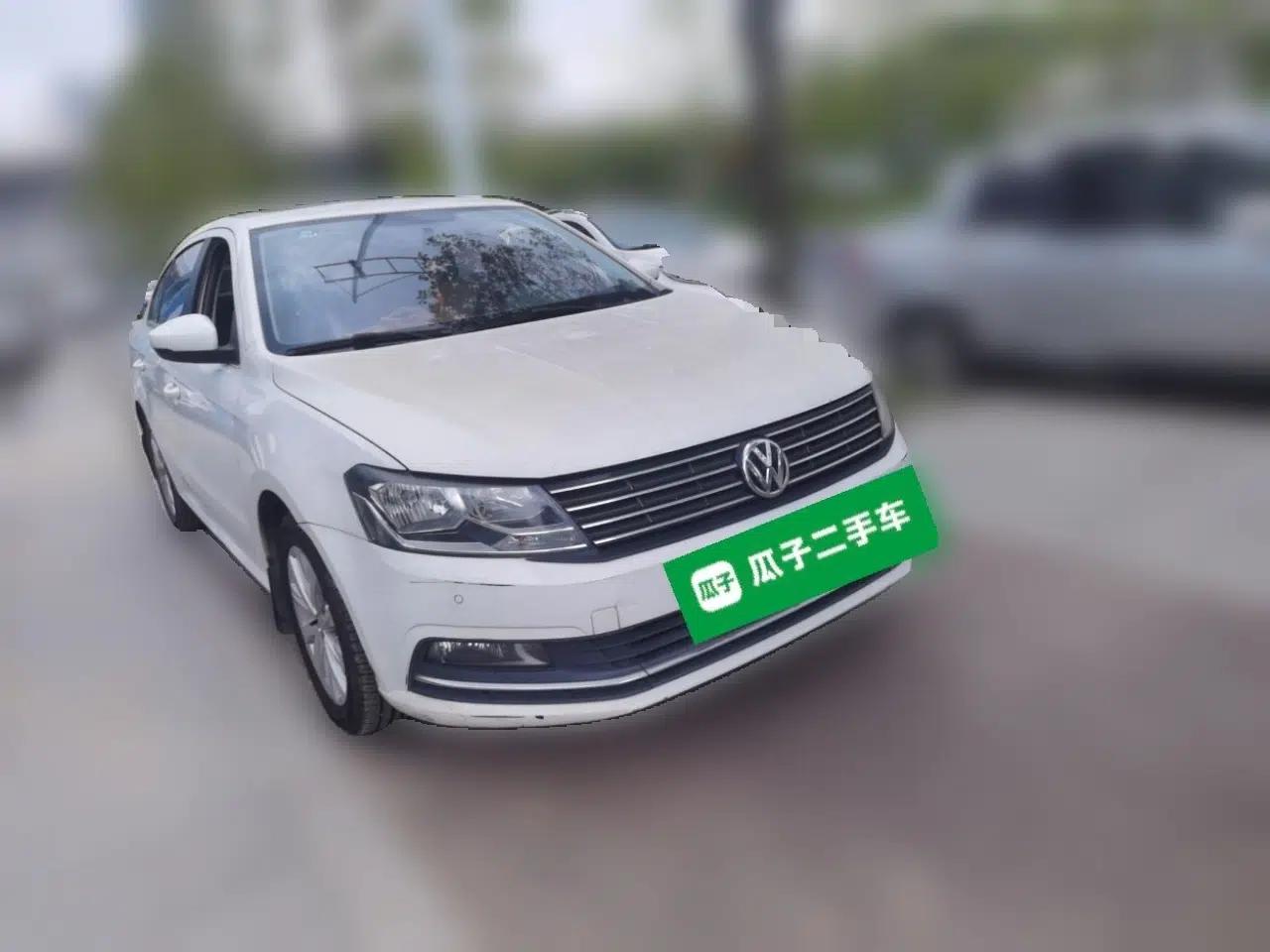 Volkswagen Lavida 2015 1.6L Automatic Comfort Edition — миниатюра 3