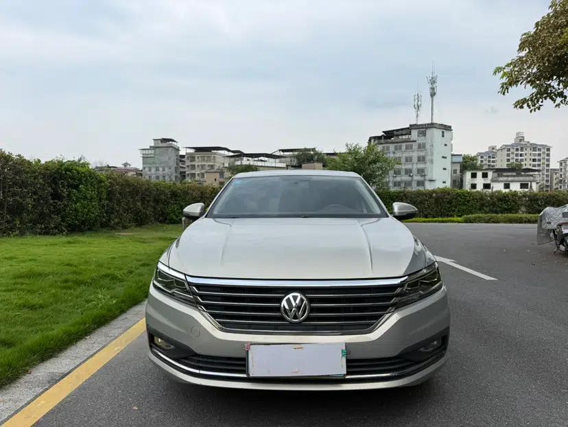 Volkswagen Lavida 2019 1.5L Automatic Comfort Edition China VI Standard — миниатюра 3