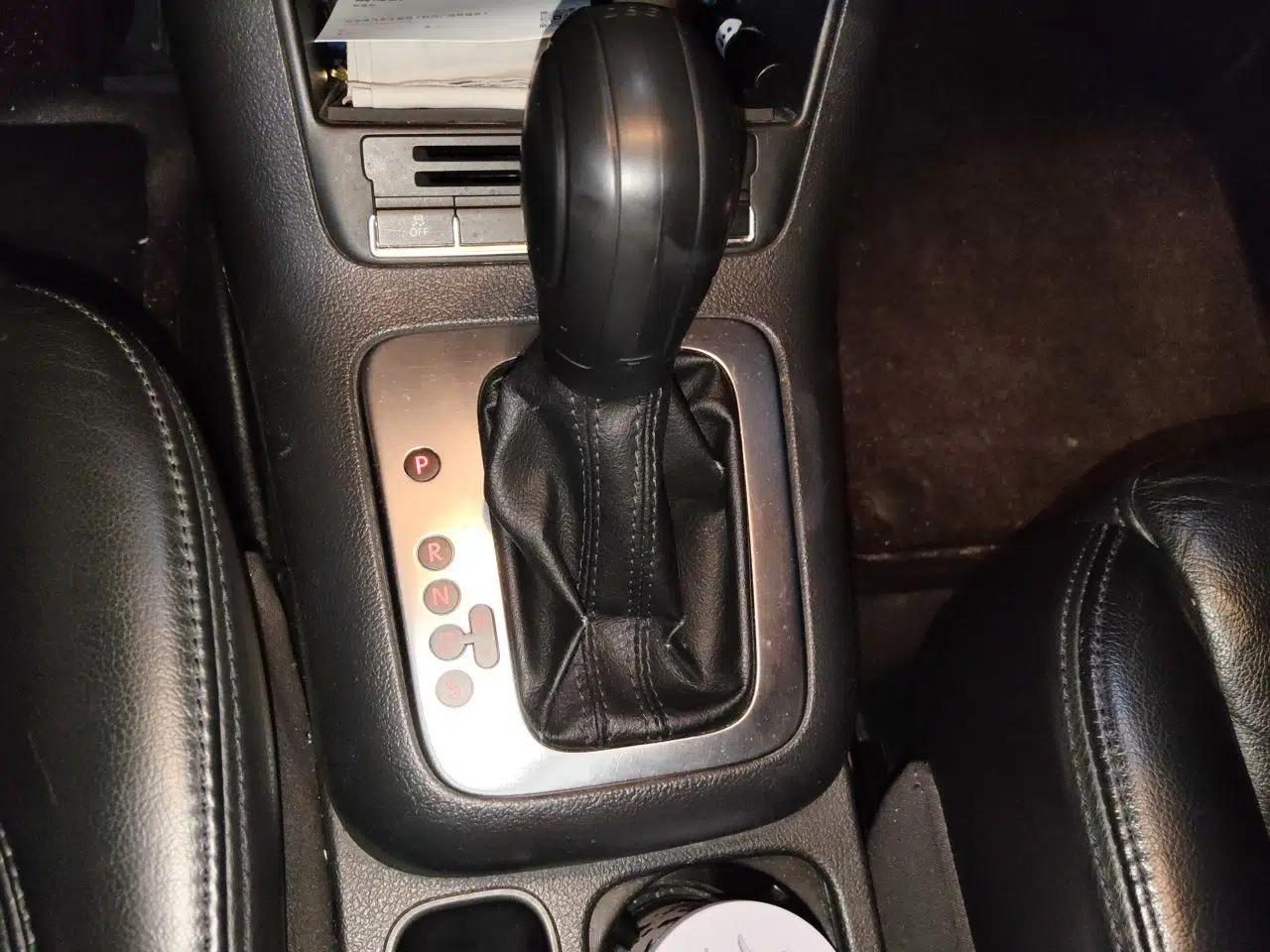 Volkswagen Tiguan 2012 1.8TSI Automatic Two-Wheel Drive Elite Edition — миниатюра 14
