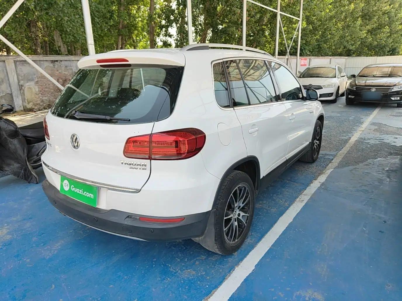 Volkswagen Tiguan 2016 300TSI Automatic All-Wheel Drive Luxury Edition — миниатюра 6