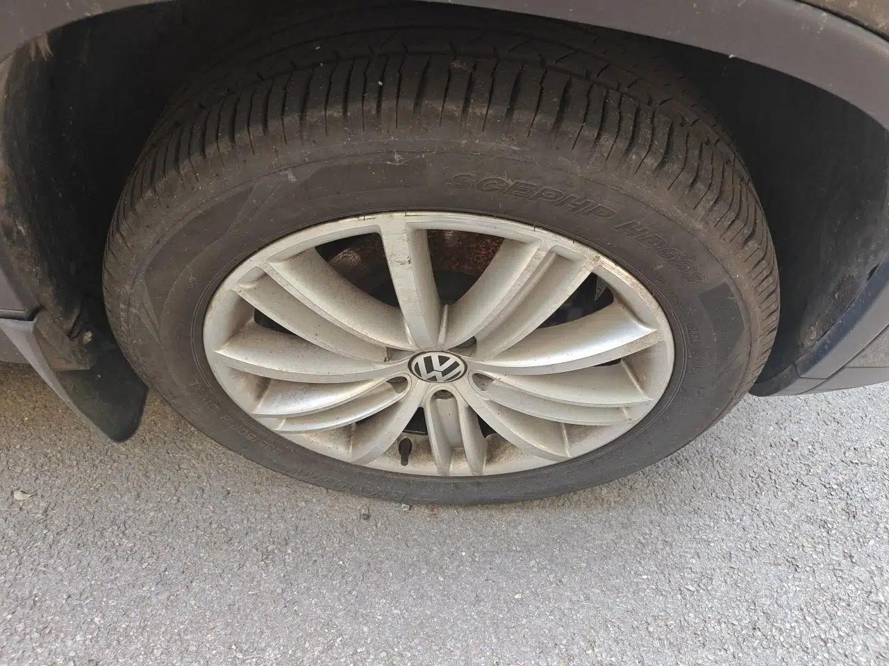 Volkswagen Tiguan 2013 2.0 TSI Automatic All-Wheel-Drive Flagship Edition — миниатюра 8